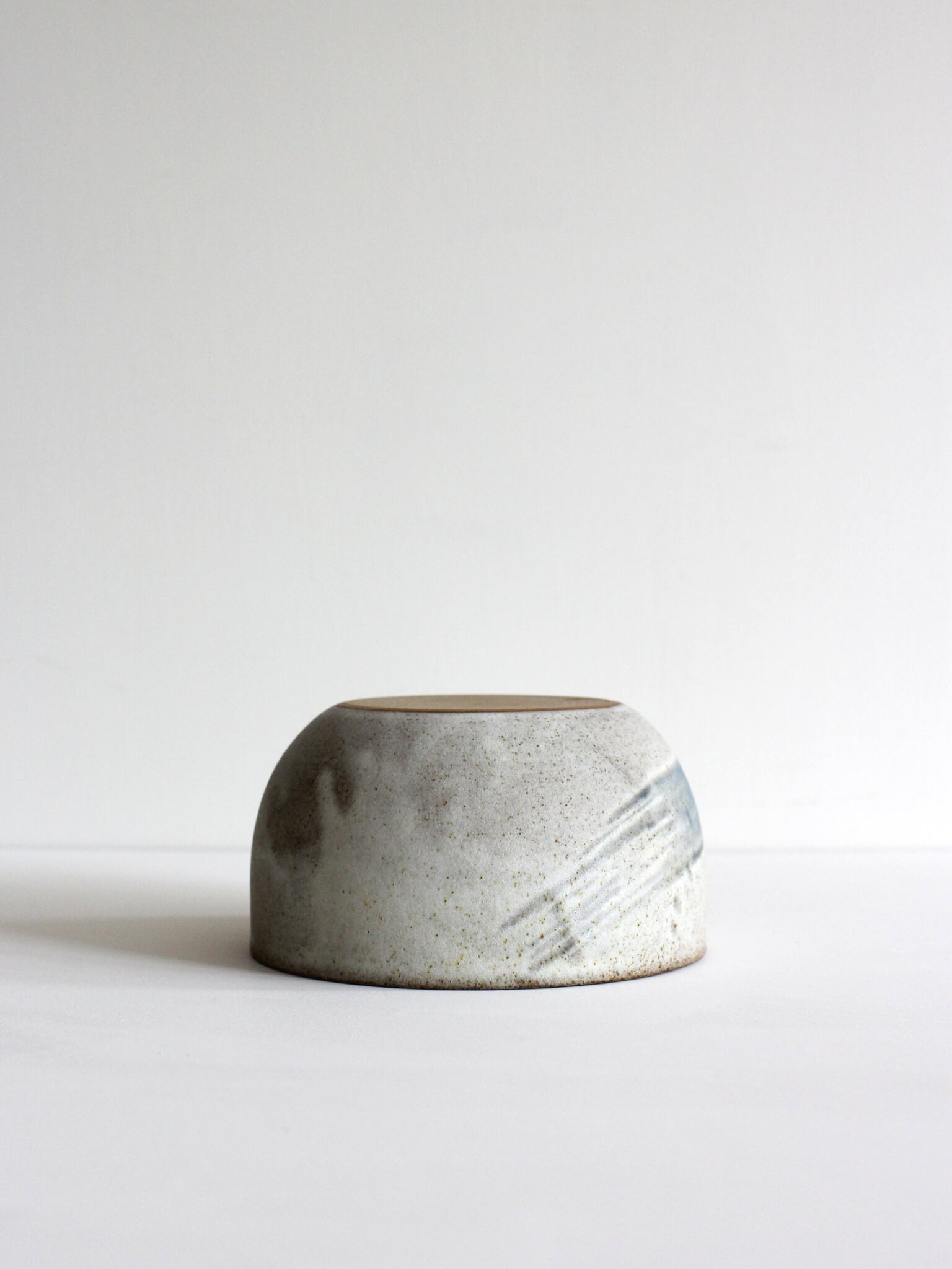 Ceramic bowl with brushstroke