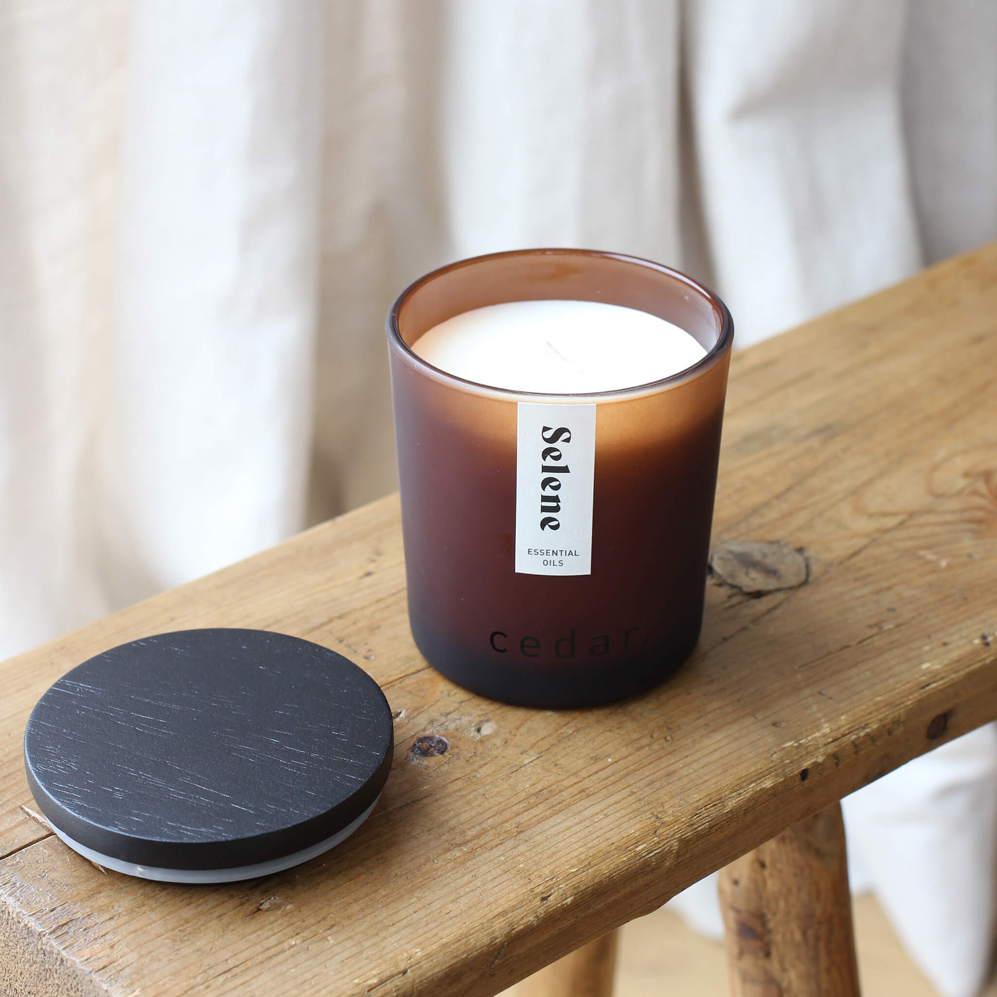 CEDAR LIFESTYLE Essential Oil Candle - Selene